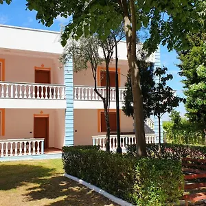 Apartment Gridi- Me Qera, Spille